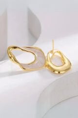 Asimetrik Beyaz Mineli Altın Renk Küpe