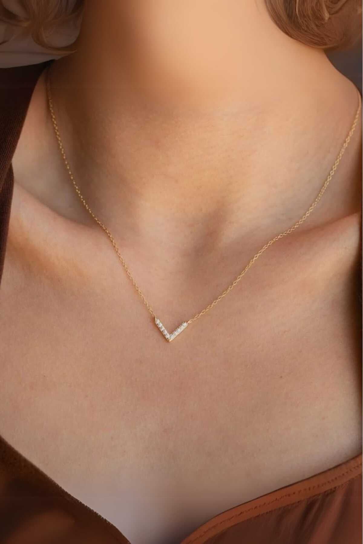 V  Zirkon Tasarım Gold  Kolye KARARMA YAPMAZ